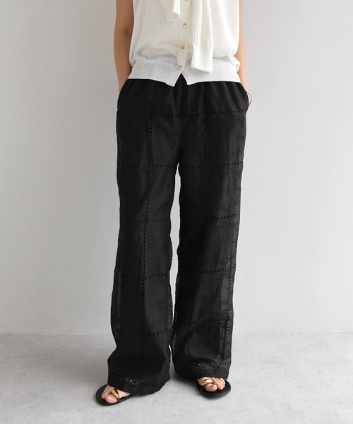 andme(アンドミー)の「【新色追加】パッチワーク風刺繍イージーワイドパンツ(その他パンツ・レディース・オフホワイト/ブラック/ブラウン・L/M)」の4枚目の写真