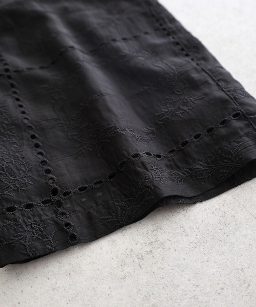 andme(アンドミー)の「【新色追加】パッチワーク風刺繍イージーワイドパンツ(その他パンツ・レディース・オフホワイト/ブラック/ブラウン・L/M)」の8枚目の写真