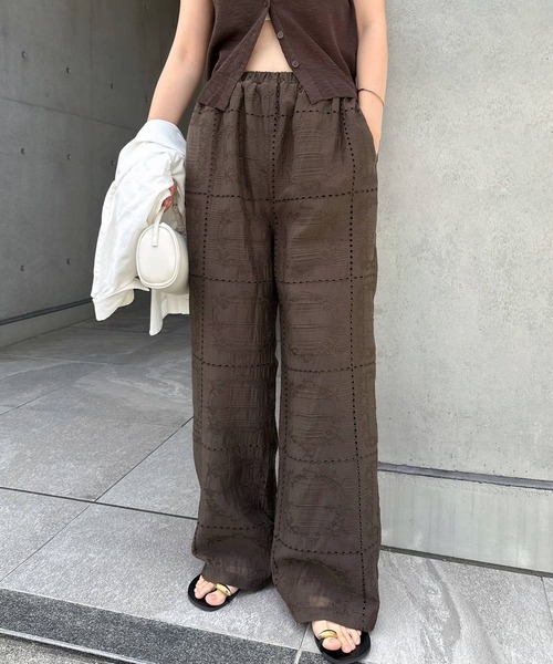 andme(アンドミー)の「【新色追加】パッチワーク風刺繍イージーワイドパンツ(その他パンツ・レディース・オフホワイト/ブラック/ブラウン・L/M)」の10枚目の写真