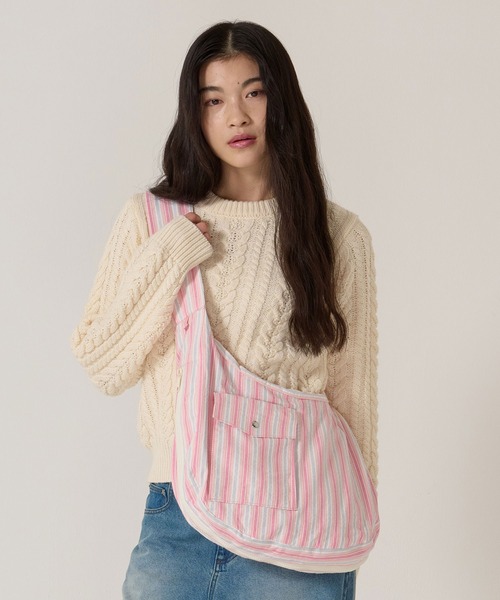 TINA:JOJUN(ティーナジョジュン)の「マチ付き ビッグ ショルダーバッグ TINA:JOJUN(ショルダーバッグ・レディース・ブラック/ピンク・F)」の21枚目の写真