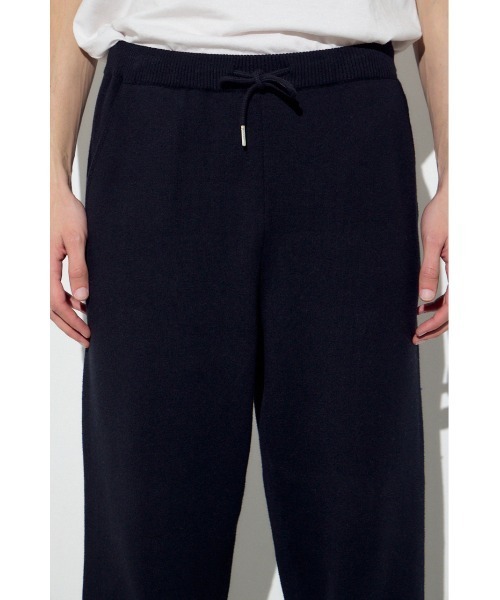 AZUL by moussy(アズールバイマウジー)の「ハイゲージニットパンツ(スラックス・メンズ・ブラック/オフホワイト/ネイビー・MEDIUM/LARGE)」の19枚目の写真