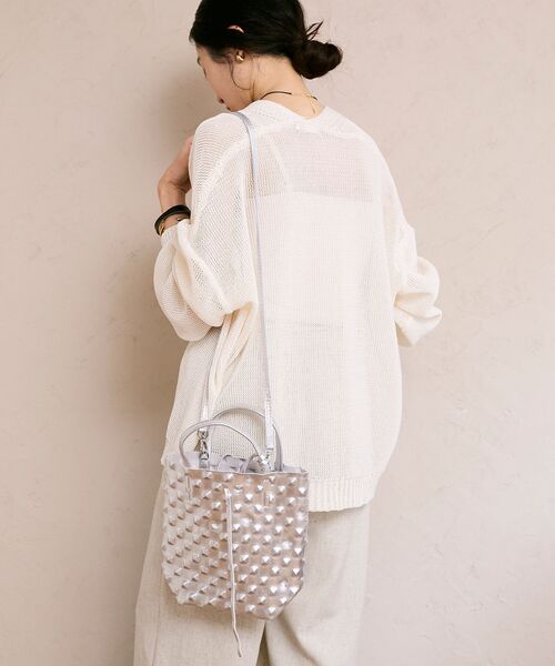 le.coeur blanc(ルクールブラン)の「MILLELA FIRENZE エンボス加工ミニトート(トートバッグ・レディース・シルバー・FREE)」の5枚目の写真