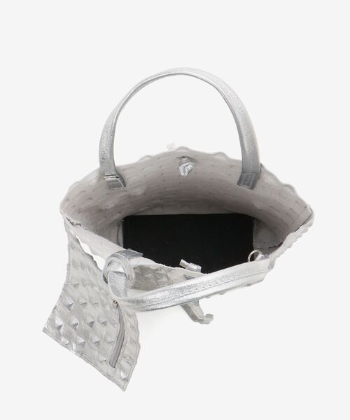 le.coeur blanc(ルクールブラン)の「MILLELA FIRENZE エンボス加工ミニトート(トートバッグ・レディース・シルバー・FREE)」の11枚目の写真