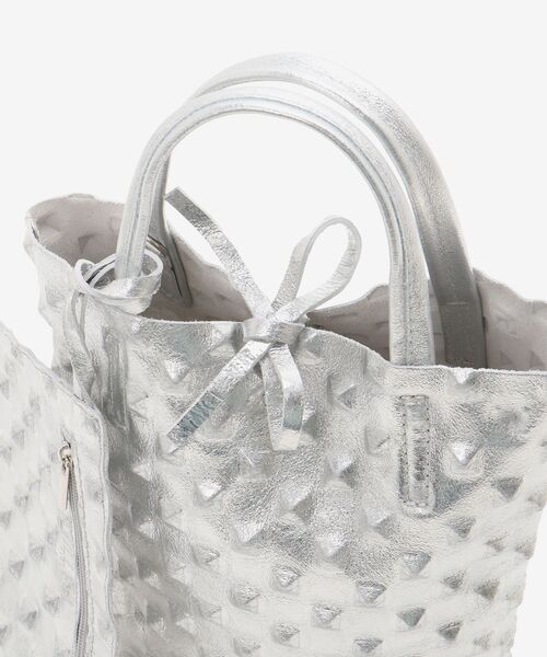 le.coeur blanc(ルクールブラン)の「MILLELA FIRENZE エンボス加工ミニトート(トートバッグ・レディース・シルバー・FREE)」の12枚目の写真