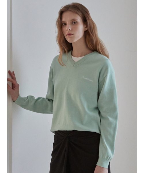 BEMUSE MANSION（ビミューズマンション）の「Bemuse V-neck knit - Red（ニット/セーター・レディース・その他・FREE）」の4枚目の写真