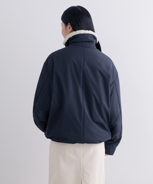 MUSINSA STANDARD WOMAN（ムシンサスタンダードウーマン）の「ウィメンズフェイクシアリングカラー パディングジャケット [ネイビー/クリーム]（ダウンジャケット/コート・レディース・その他・SMALL/MEDIUM/LARGE/X-SMALL）」の2枚目の写真