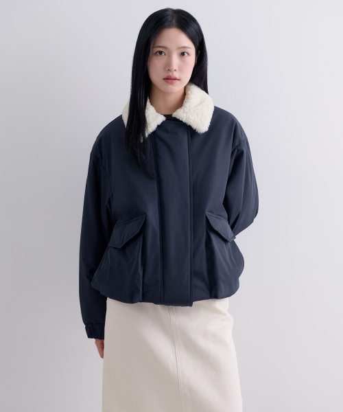 MUSINSA STANDARD WOMAN（ムシンサスタンダードウーマン）の「ウィメンズフェイクシアリングカラー パディングジャケット [ネイビー/クリーム]（ダウンジャケット/コート・レディース・その他・SMALL/MEDIUM/LARGE/X-SMALL）」の11枚目の写真