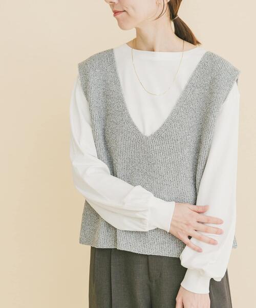 ITEMS URBANRESEARCH(アイテムズ アーバンリサーチ)の「ニットベスト×ボリュームスリーブカットソー(ベスト・レディース・ライトベージュ/グレー系その他/ブラック・FREE)」の3枚目の写真