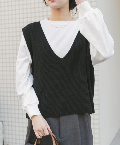 ITEMS URBANRESEARCH(アイテムズ アーバンリサーチ)の「ニットベスト×ボリュームスリーブカットソー(ベスト・レディース・ライトベージュ/グレー系その他/ブラック・FREE)」の13枚目の写真