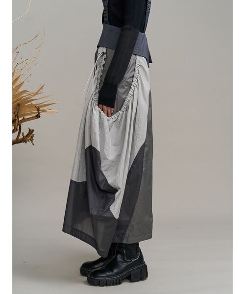 UN3D.（アンスリード）の「WAVE PATCHWORK JUMPER SKIRT / ウェーブパッチワークジャンパースカート（ジャンパースカート・レディース・ブラック/ベージュ/グレー・38/36）」の5枚目の写真