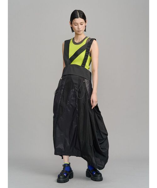 UN3D.（アンスリード）の「WAVE PATCHWORK JUMPER SKIRT / ウェーブパッチワークジャンパースカート（ジャンパースカート・レディース・ブラック/ベージュ/グレー・38/36）」の2枚目の写真