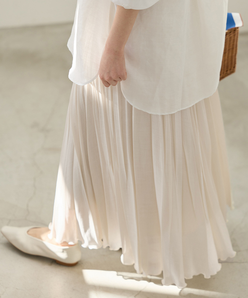 IENA（イエナ）の「シアーメッシュプリーツスカート（スカート・レディース・アイボリー/キャメル・36/38）」の13枚目の写真