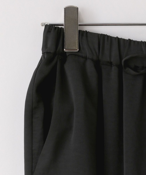 LOWRYS FARM(ローリーズファーム)の「ストレッチサテンイージーパンツ 639649(その他パンツ・レディース・ブラック/アイボリー/イエロー/グリーン・LARGE/MEDIUM)」の15枚目の写真