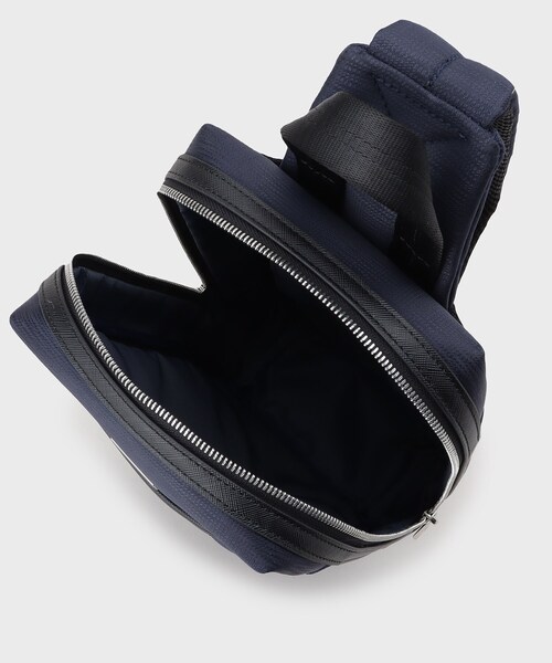 TAKEO KIKUCHI（タケオキクチ）の「水シボジャカードワンショルダーバッグ（ショルダーバッグ・メンズ・ブラック/ネイビー・00）」の9枚目の写真