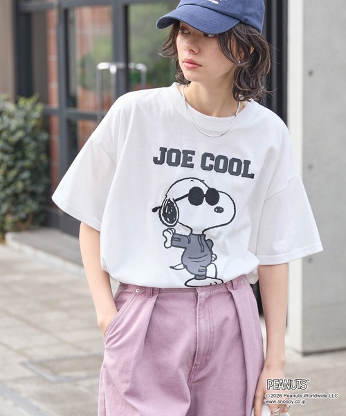 PEANUTS(ピーナッツ)の「【PEANUTS / SNOOPY】別注 ピーナッツ スヌーピー モチーフデザイン 刺繍プリント オーバーサイズ半袖Tシャツ(Tシャツ/カットソー・レディース・ホワイト系/ホワイト系2/オフホワイト/ブラック系2/スミクロ/ブラック系/ブラウン・M/L)」の4枚目の写真