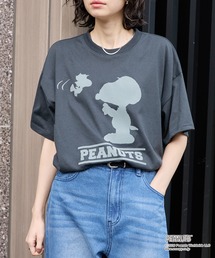 PEANUTS（ピーナッツ）の「【PEANUTS   SNOOPY】別注 ピーナッツ スヌーピー モチーフデザイン 刺繍プリント オーバーサイズ半袖Tシャツ（Tシャツ/カットソー）」