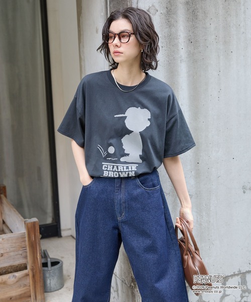 PEANUTS(ピーナッツ)の「【PEANUTS / SNOOPY】別注 ピーナッツ スヌーピー モチーフデザイン 刺繍プリント オーバーサイズ半袖Tシャツ(Tシャツ/カットソー・レディース・ホワイト系/ホワイト系2/オフホワイト/ブラック系2/スミクロ/ブラック系/ブラウン・M/L)」の8枚目の写真