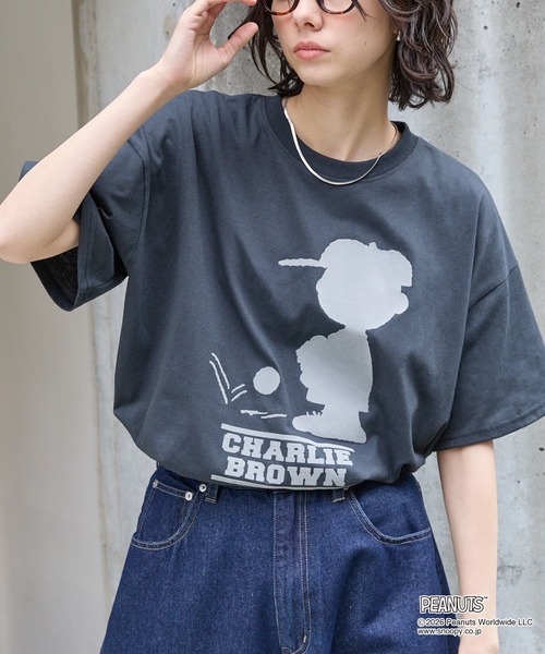 PEANUTS(ピーナッツ)の「【PEANUTS / SNOOPY】別注 ピーナッツ スヌーピー モチーフデザイン 刺繍プリント オーバーサイズ半袖Tシャツ(Tシャツ/カットソー・レディース・ホワイト系/ホワイト系2/オフホワイト/ブラック系2/スミクロ/ブラック系/ブラウン・M/L)」の12枚目の写真