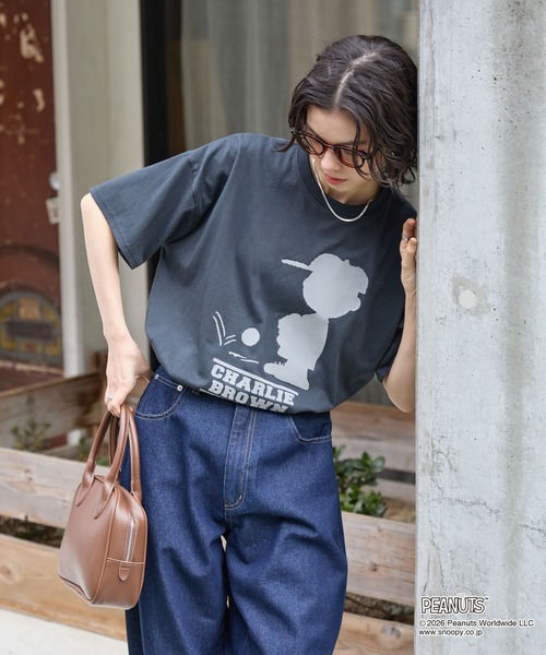 PEANUTS(ピーナッツ)の「【PEANUTS / SNOOPY】別注 ピーナッツ スヌーピー モチーフデザイン 刺繍プリント オーバーサイズ半袖Tシャツ(Tシャツ/カットソー・レディース・ホワイト系/ホワイト系2/オフホワイト/ブラック系2/スミクロ/ブラック系/ブラウン・M/L)」の13枚目の写真