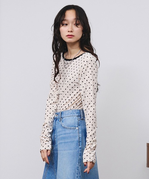 ROSE BUD(ローズバッド)の「SHEER VELOUR DOT TOP(Tシャツ/カットソー・レディース・ライトブルー/オフホワイト/グレー・ONE SIZE)」の7枚目の写真