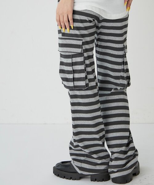 WHO'S WHO gallery（フーズフーギャラリー）の「カットボーダーカーゴパンツ（その他パンツ・レディース・ベージュ/チャコールグレー/グレー・FREE）」の13枚目の写真