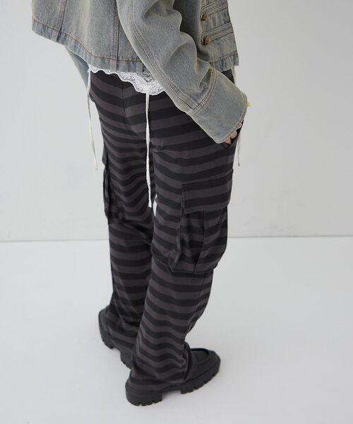 WHO'S WHO gallery（フーズフーギャラリー）の「カットボーダーカーゴパンツ（その他パンツ・レディース・ベージュ/チャコールグレー/グレー・FREE）」の17枚目の写真