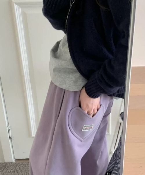 LYEON（リヨン）の「バックハートポケットスウェットパンツ/裏起毛スウェット（スウェットパンツ・レディース・ラベンダー/ネイビー/ピンク/グレー・FREE）」の10枚目の写真