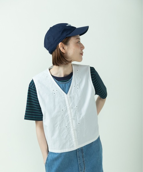 PAR ICI(パーリッシィ)の「お花カットワーク刺繍 ベスト(ベスト・レディース・ホワイト/ネイビー・FREE)」の11枚目の写真