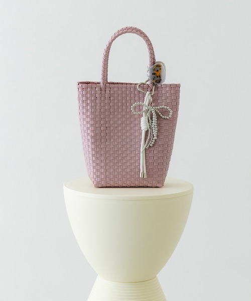 RODE SKO（ロデスコ）の「『縦型』クリップチャームタテナガメルカドバッグ（トートバッグ・レディース・グレー/ピンク/ブラウン系その他・ONE）」の3枚目の写真