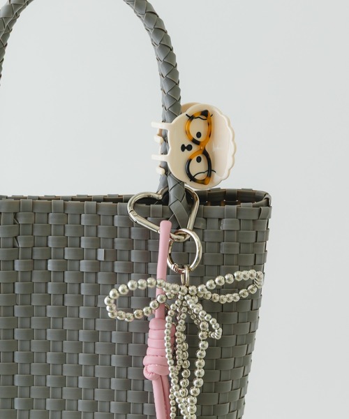 RODE SKO（ロデスコ）の「『縦型』クリップチャームタテナガメルカドバッグ（トートバッグ・レディース・グレー/ピンク/ブラウン系その他・ONE）」の5枚目の写真