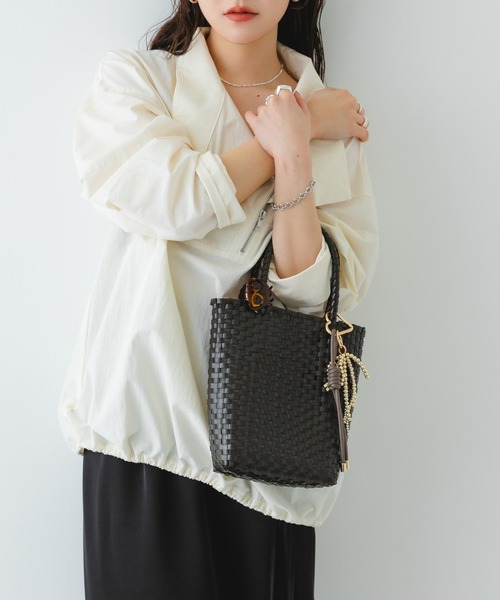 RODE SKO（ロデスコ）の「『縦型』クリップチャームタテナガメルカドバッグ（トートバッグ・レディース・グレー/ピンク/ブラウン系その他・ONE）」の9枚目の写真