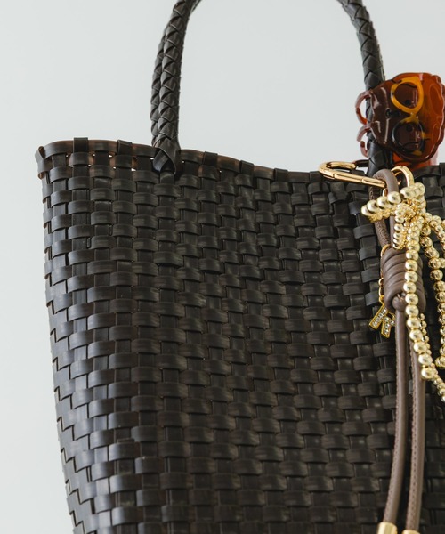 RODE SKO（ロデスコ）の「『縦型』クリップチャームタテナガメルカドバッグ（トートバッグ・レディース・グレー/ピンク/ブラウン系その他・ONE）」の16枚目の写真