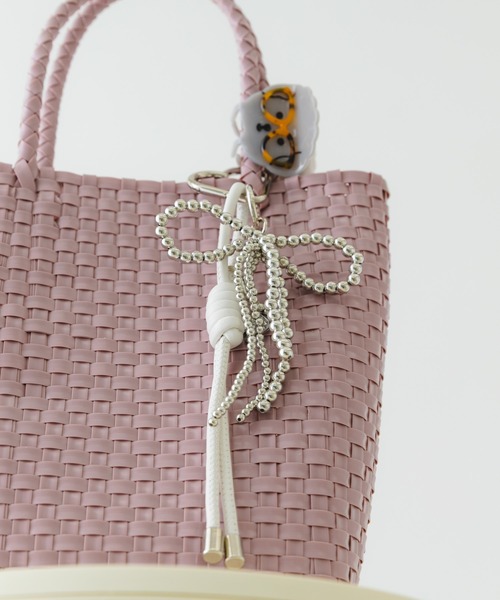 RODE SKO（ロデスコ）の「『縦型』クリップチャームタテナガメルカドバッグ（トートバッグ・レディース・グレー/ピンク/ブラウン系その他・ONE）」の20枚目の写真