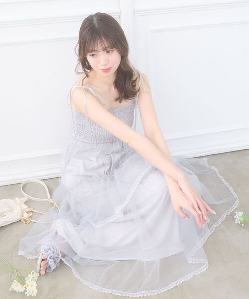 MAJESTIC LEGON（マジェスティックレゴン）の「チェーン付きキラキラキャミワンピ（ワンピース・レディース・グレー/ブラック/アイボリー/ピンク・MEDIUM/SMALL/X-SMALL）」の3枚目の写真