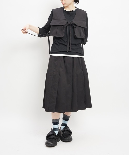 gomme(ゴム)の「レイヤードショートベスト(ベスト・レディース・ブラック/カーキ・MEDIUM)」の19枚目の写真