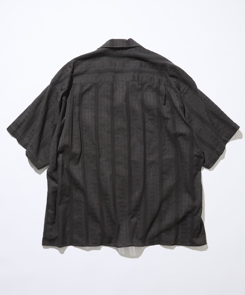 FREAK'S STORE(フリークスストア)の「限定展開 リラックスフィット 総柄 ジャガード オープンカラーシャツ(シャツ/ブラウス・メンズ・ブラウン/ネイビー/チャコールグレー/ブラック・SMALL/MEDIUM/LARGE)」の6枚目の写真