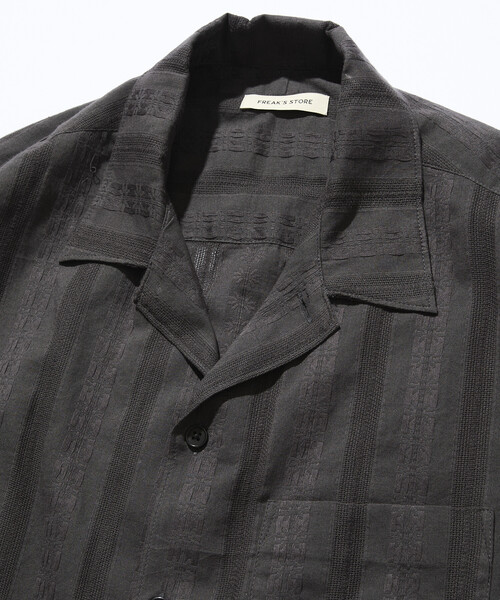 FREAK'S STORE(フリークスストア)の「限定展開 リラックスフィット 総柄 ジャガード オープンカラーシャツ(シャツ/ブラウス・メンズ・ブラウン/ネイビー/チャコールグレー/ブラック・SMALL/MEDIUM/LARGE)」の7枚目の写真