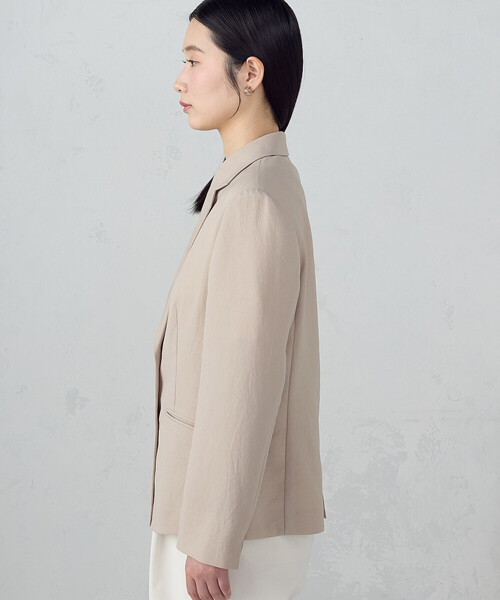 COMME CA ISM(コムサイズム)の「【UVカット・吸汗速乾・接触冷感】kireri ダブルブレストテーラードジャケット/セットアップ対応(テーラードジャケット・レディース・ベージュ/ブラック・SMALL/MEDIUM/LARGE)」の16枚目の写真