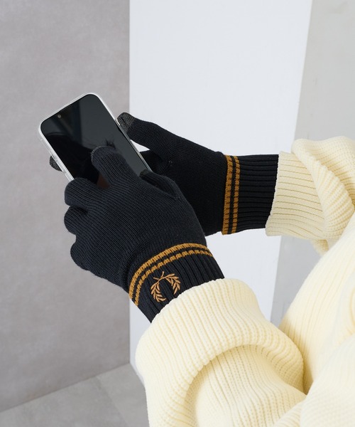 FRED PERRY(フレッドペリー)の「【FRED PERRY】TWIN TIPPED MERINO WOOL GLOVE C3318/ツインティップドメリノウールグローブ(手袋・メンズ・ブラック・L/M)」の8枚目の写真