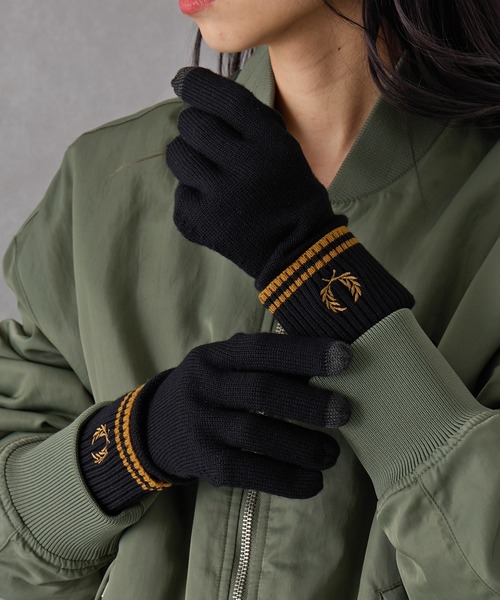 FRED PERRY(フレッドペリー)の「【FRED PERRY】TWIN TIPPED MERINO WOOL GLOVE C3318/ツインティップドメリノウールグローブ(手袋・メンズ・ブラック・L/M)」の2枚目の写真