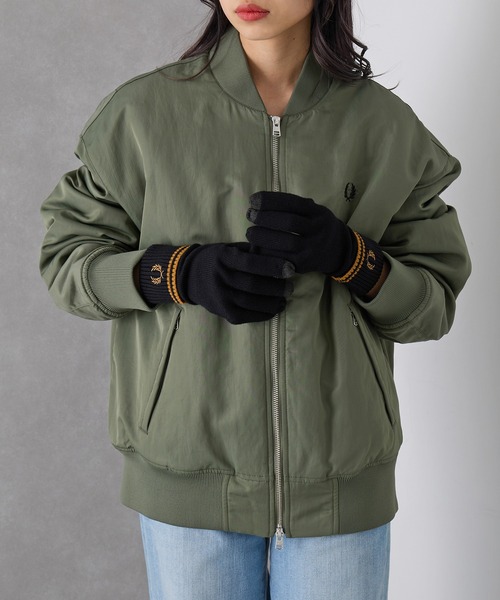 FRED PERRY(フレッドペリー)の「【FRED PERRY】TWIN TIPPED MERINO WOOL GLOVE C3318/ツインティップドメリノウールグローブ(手袋・メンズ・ブラック・L/M)」の4枚目の写真