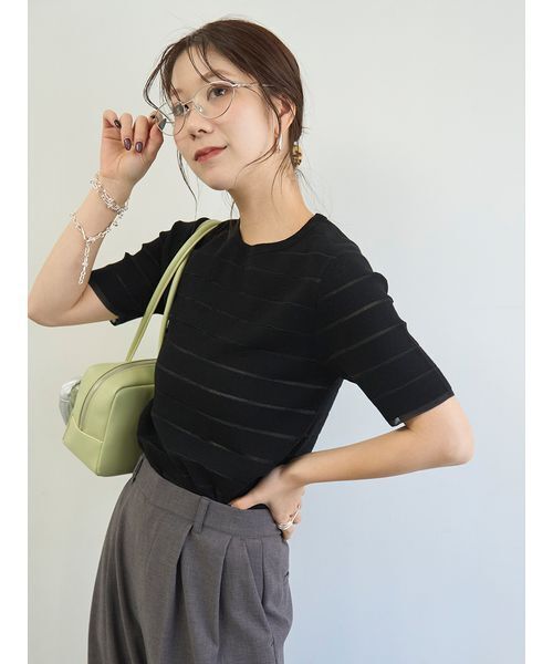 emmi（エミ）の「ハーフスリーブボーダーニット/接触冷感（ニット/セーター・レディース・オフホワイト/ブラック/ライトブルー/ラベンダー・F）」の8枚目の写真