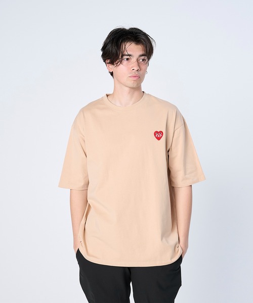 FLASH PACKER(フラッシュパッカー)の「FLASH PACKER フラッシュパッカー/ DrySilkyCotton ハート刺繍 ボックスシルエット半袖Tシャツ // XT-HRT(Tシャツ/カットソー・メンズ・ブラック/ベージュ/ホワイト・LARGE/MEDIUM/SMALL/X-LARGE)」の3枚目の写真