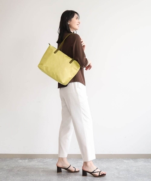 MK MICHEL KLEIN（エムケーミッシェルクラン）の「[A4収納可]レザーポイント軽量トートバッグ（トートバッグ・レディース・イエロー/チャコールグレー/モカ・00）」の8枚目の写真