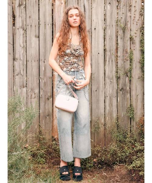 EVRIS(エヴリス)の「【500mlペットボトルが入る】ボールチェーンショルダーBAG(ショルダーバッグ・レディース・ピンク/ブラック/ホワイト・FREE)」の7枚目の写真