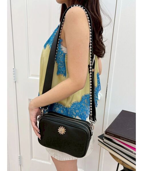 EVRIS(エヴリス)の「【500mlペットボトルが入る】ボールチェーンショルダーBAG(ショルダーバッグ・レディース・ピンク/ブラック/ホワイト・FREE)」の12枚目の写真