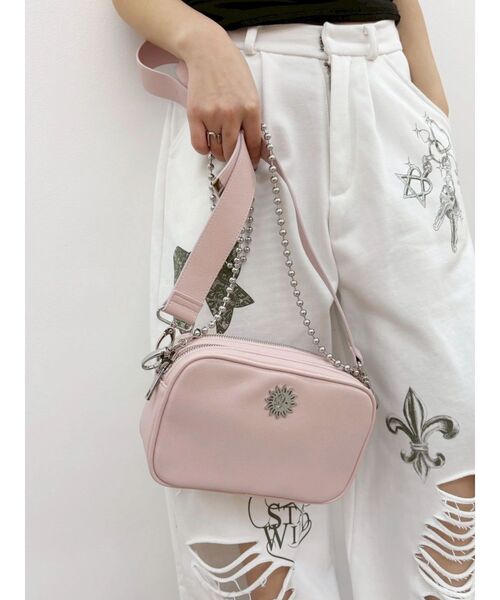 EVRIS(エヴリス)の「【500mlペットボトルが入る】ボールチェーンショルダーBAG(ショルダーバッグ・レディース・ピンク/ブラック/ホワイト・FREE)」の14枚目の写真