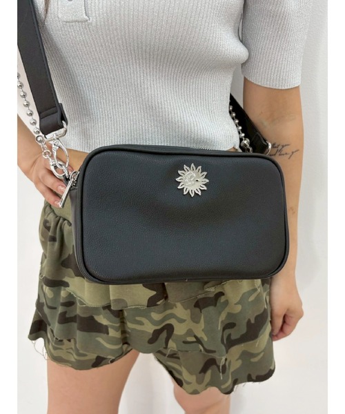 EVRIS（エヴリス）の「【500mlペットボトルが入る】ボールチェーンショルダーBAG（ショルダーバッグ・レディース・ピンク/ブラック/ホワイト・FREE）」の17枚目の写真