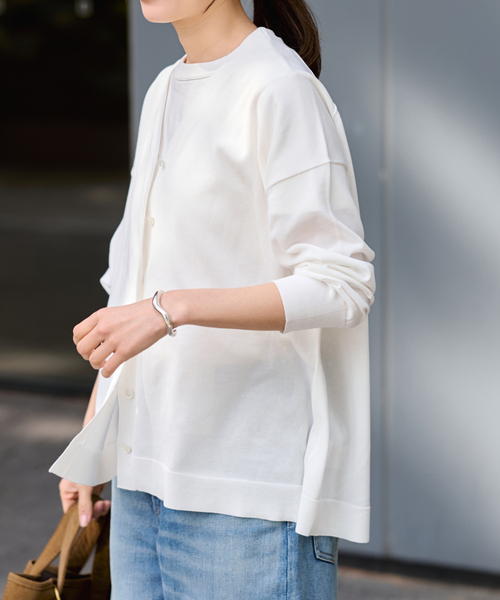 FRAMeWORK（フレームワーク）の「≪一部カラーWEB限定 / 追加≫CO/AceワイドVネックカーディガン（カーディガン/ボレロ・レディース・ブラック/ブルー/モカ/ホワイト・FREE）」の2枚目の写真