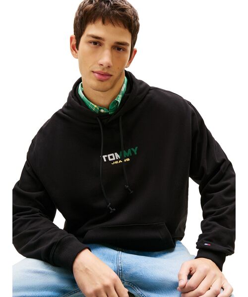 tommy jeans(トミー ジーンズ)の「リラックスプレイパーカー(スウェット・メンズ・ライトグレー系1/ブラック・LARGE/X-LARGE/SMALL/MEDIUM)」の2枚目の写真